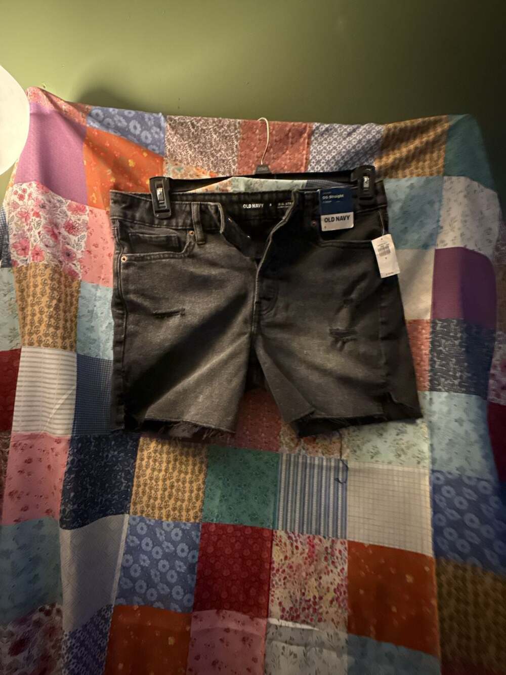 Old Navy High-Rise O.G. Straight Distressed Black Denim Shorts Size 8